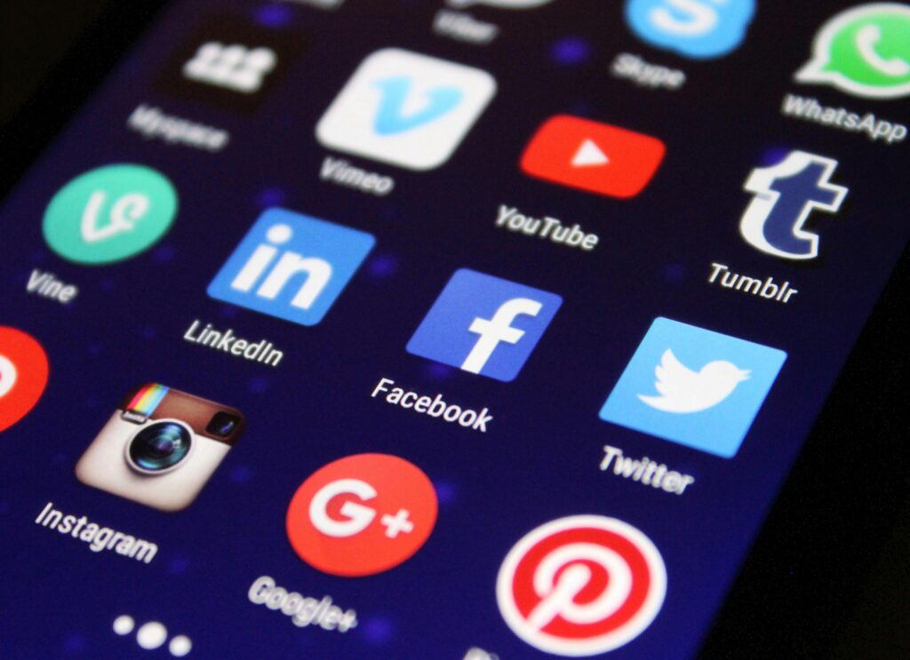 Social Media: Co to są media społecznościowe i jak działają? social media definicja, co to są social media, media społecznościowe definicja, społecznościowych, co to social media, platformy społecznościowe, sieci społecznościowe, profile społecznościowe, social media co to, mediów społecznościowych, mediach społecznościowych, media społecznościowe co to, portale społecznościowe, jakie są media społecznościowe, co to są media społecznościowe, social media, social media co to jest, media społecznościowe