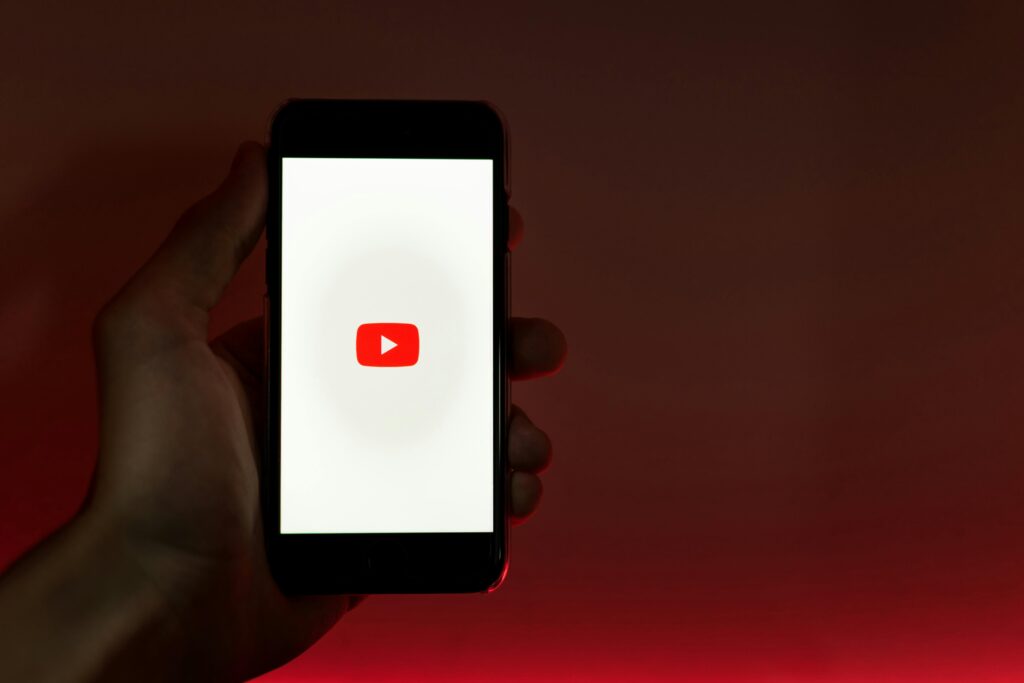 Co to jest YouTube i kto go stworzył? kto stworzył youtube