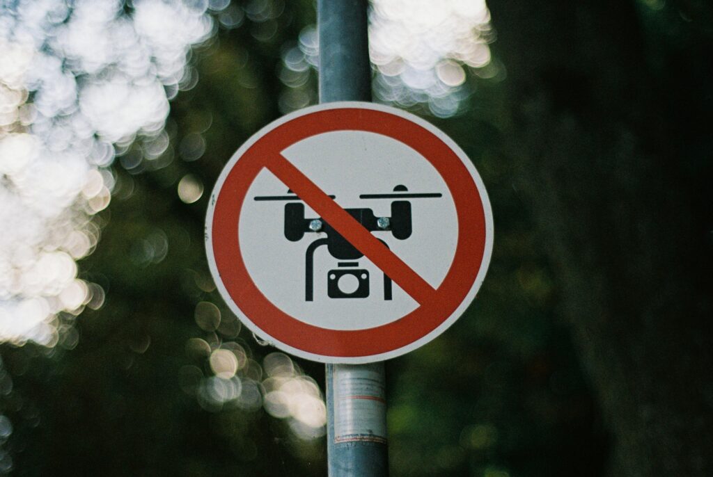 Ban w Internecie: Co to jest i jak go uniknąć? ban